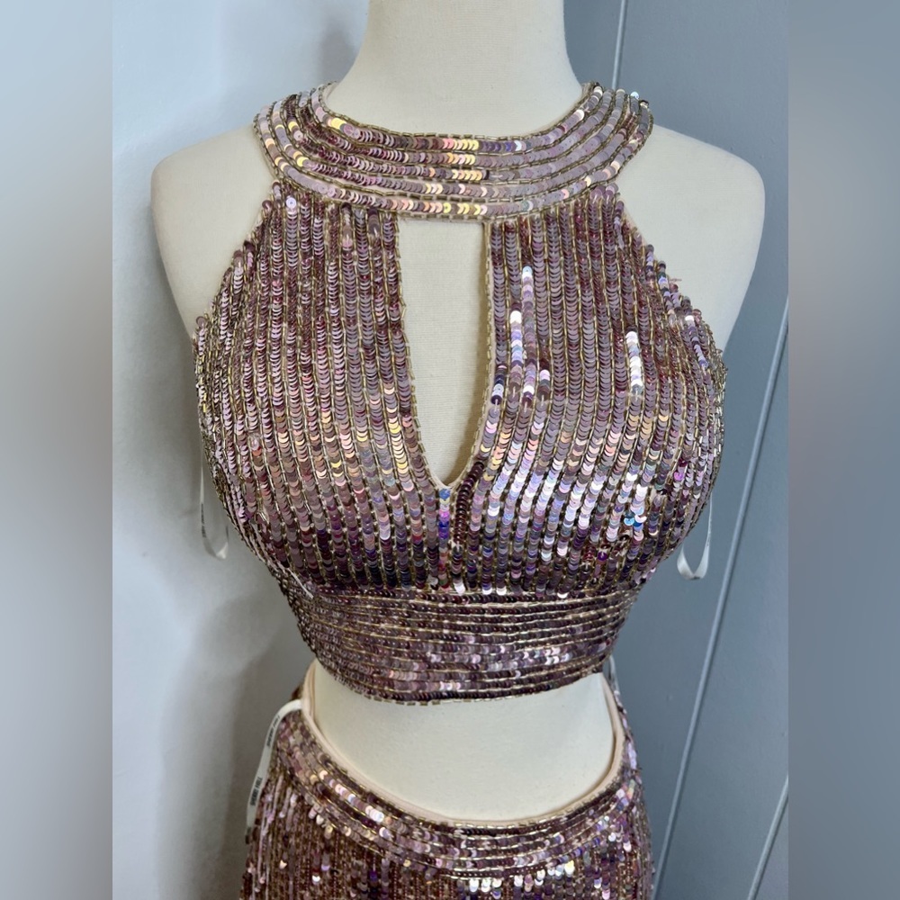 Prom dress - Picture 2 of 6